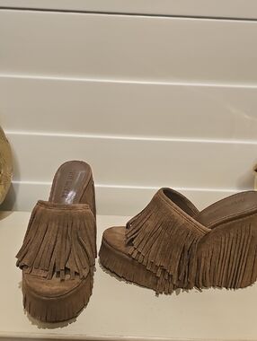 New Steve Madden Brown Suede Fringe Platform Mule